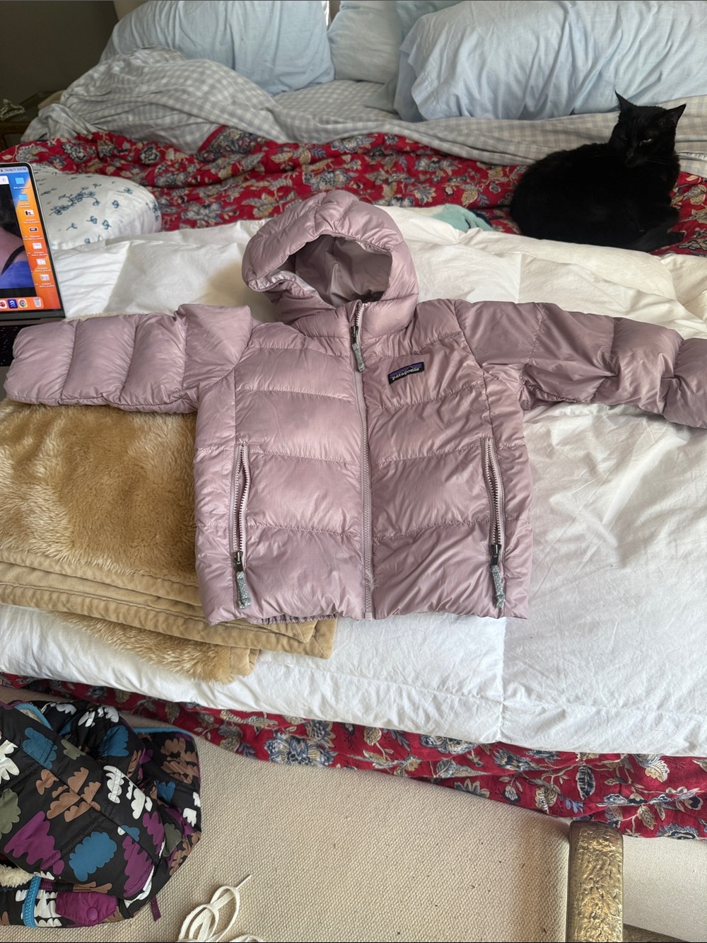 Patagonia Kids Hooded Puffer Jacket in Light purple